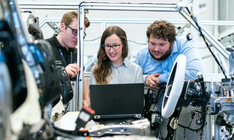 Valmistaudu Muutokseen: Fintech-Ohjelmistojen Hyödyntäminen Muuttuvalla Toimialalla